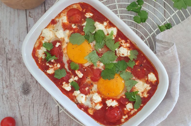 OEUFS À LA TOMATE ET À LA FETA
