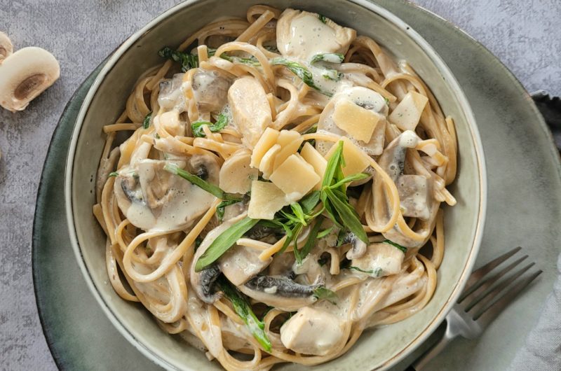 POULET AUX CHAMPIGNONS ET À L'ESTRAGON