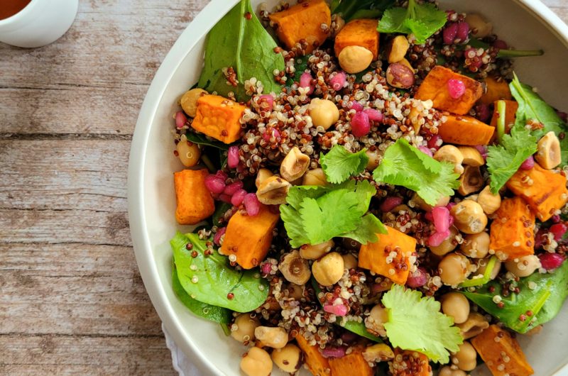 SALADE AUTOMNALE DE QUINOA ET POIS CHICHES
