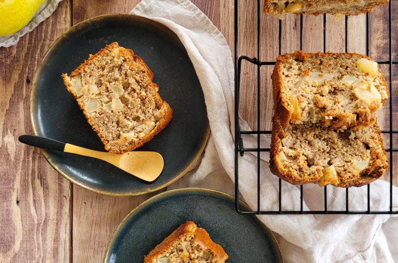 CAKE AUX POIRES VANILLEES