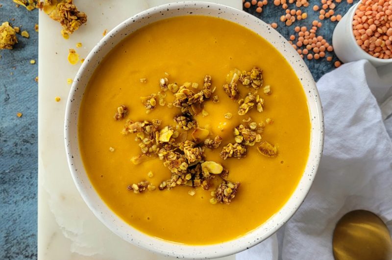 VELOUTÉ DE PATATE DOUCE ET LENTILLES CORAIL AU CURRY