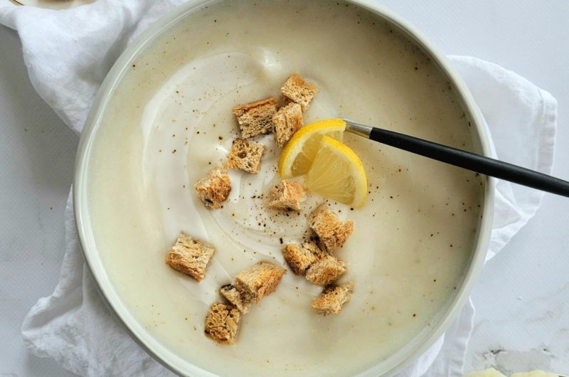 VELOUTÉ DE CHOU-FLEUR À LA CRÈME DE COCO