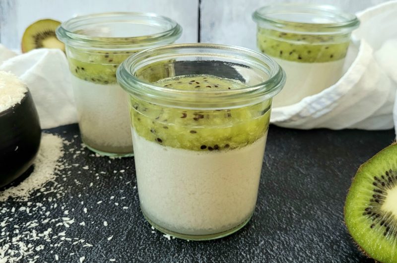 PANNA COTTA À LA NOIX DE COCO ET AU KIWI