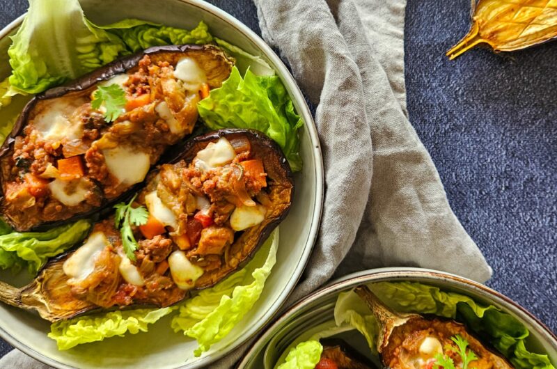 AUBERGINES FARCIES BOLOGNAISE ET MOZZA