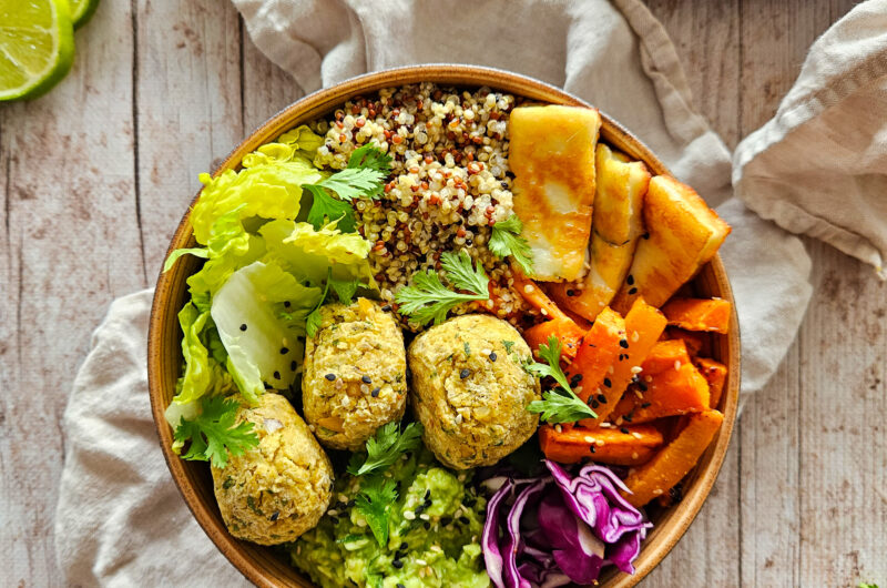 FALAFEL BOWL : CAROTTES RÔTIES, HALLOUMI, GUACAMOLE
