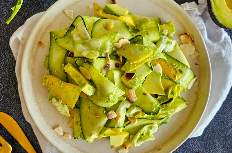 SALADE DE COURGETTES AU PESTO DE ROQUETTE