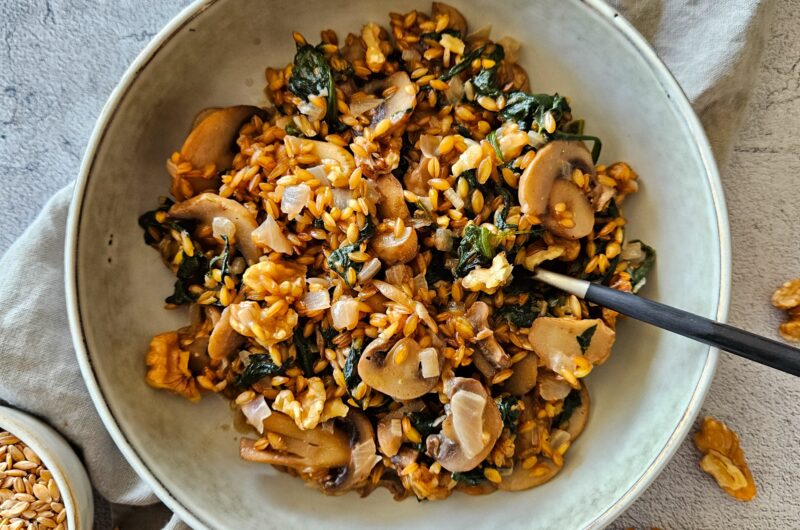 RISOTTO D'ÉPEAUTRE AUX CHAMPIGNONS, ÉPINARDS ET NOIX