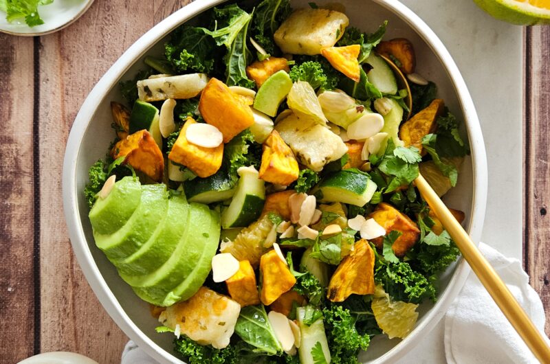 SALADE DE CHOU KALE ET PATATE DOUCE, SAUCE MISO-ORANGE