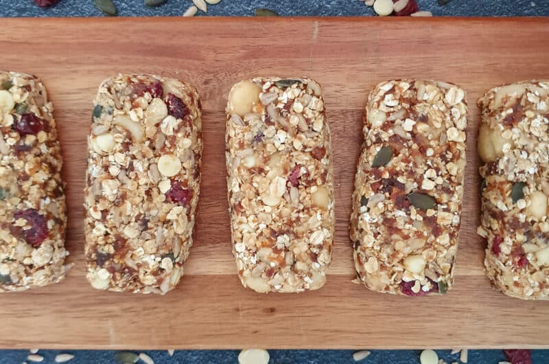BARRE DE CÉRÉALES CHOCOLAT BLANC, MACADAMIA, CRANBERRIES