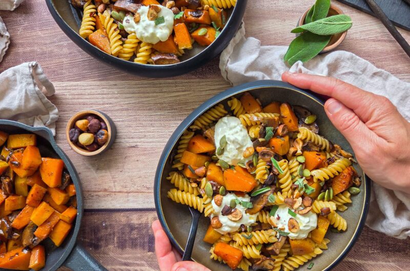 SALADE DE PÂTES À LA COURGE ET AUX CHAMPIGNONS