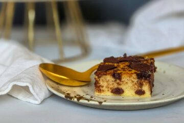 photo culinaire d'un carré fondant ricotta et chocolat