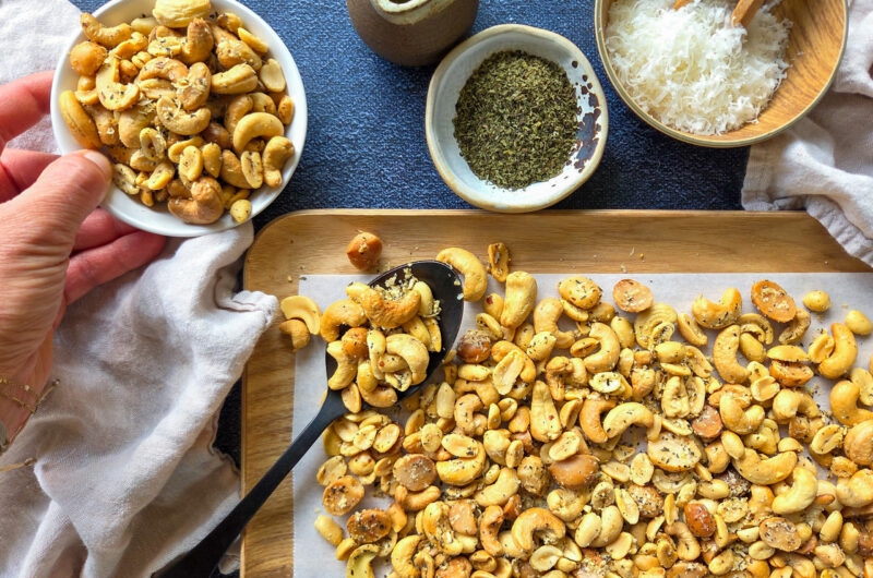 NOIX APÉRITIVES À LA TRUFFE, PECORINO ET ORIGAN