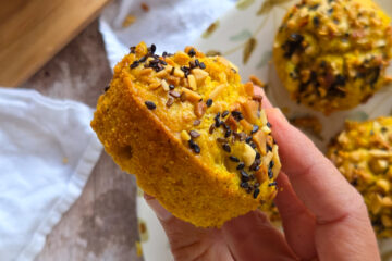photo culinaire de muffins moelleux au chou-fleur, curry et lait de coco